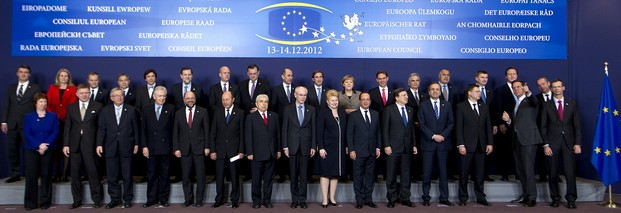 Das Familienfoto des letzten Europäischen Rates im Jahr 2012: Die EU-Chefs segneten bei diesem Treffen die Einigung zur Errichtung der EZB-Bankenaufsicht ab. Foto: Rat