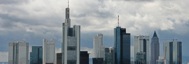 Nach langem Streit begrenzt die EU die Bonuszahlungen an Spitzenbankiers. Foto: dpa