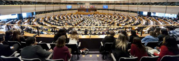 Termin für Europawahlen 2014 vorverlegt