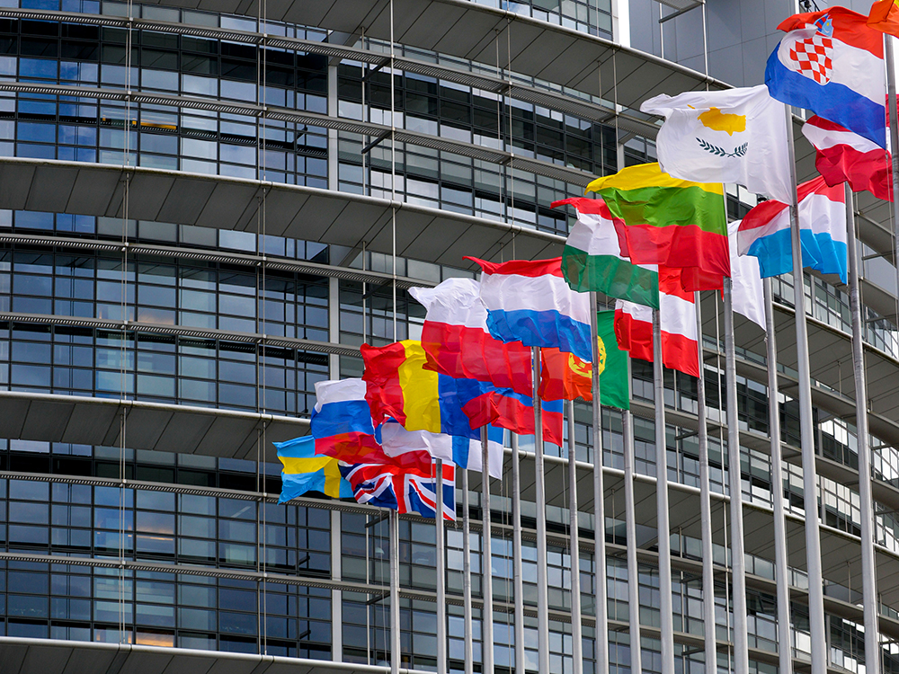 Überteuert und nutzlos: Ist der Nationalstaat überholt?