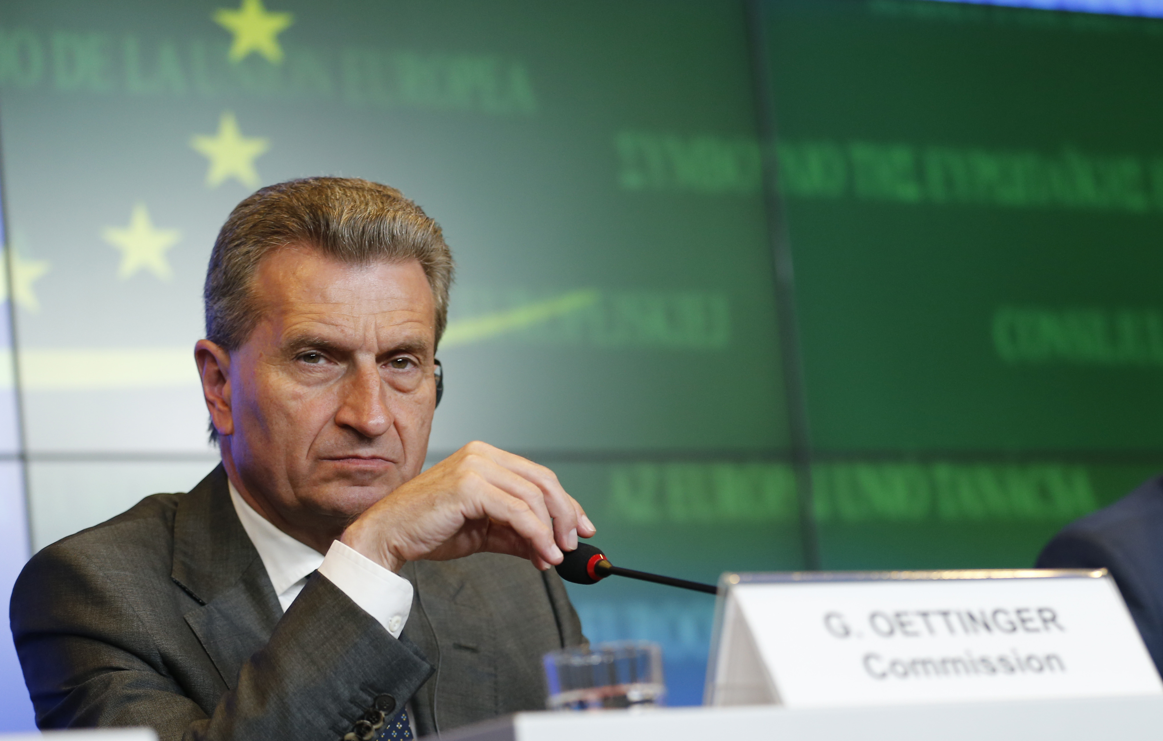 EU-Kommissar Oettinger: "Laufzeitverlängerung" für einen "Flip-Flopper"