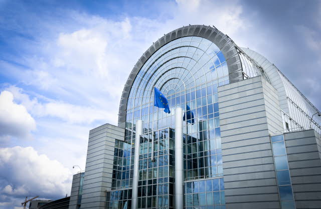Üppige Zuwendungen für arbeitslose EU-Assistenten?