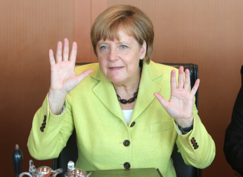 Angela Merkel hält das geplante Freihandelsabkommen TTIP zwischen den USA und der EU noch nicht für gescheitert. Foto: dpa
