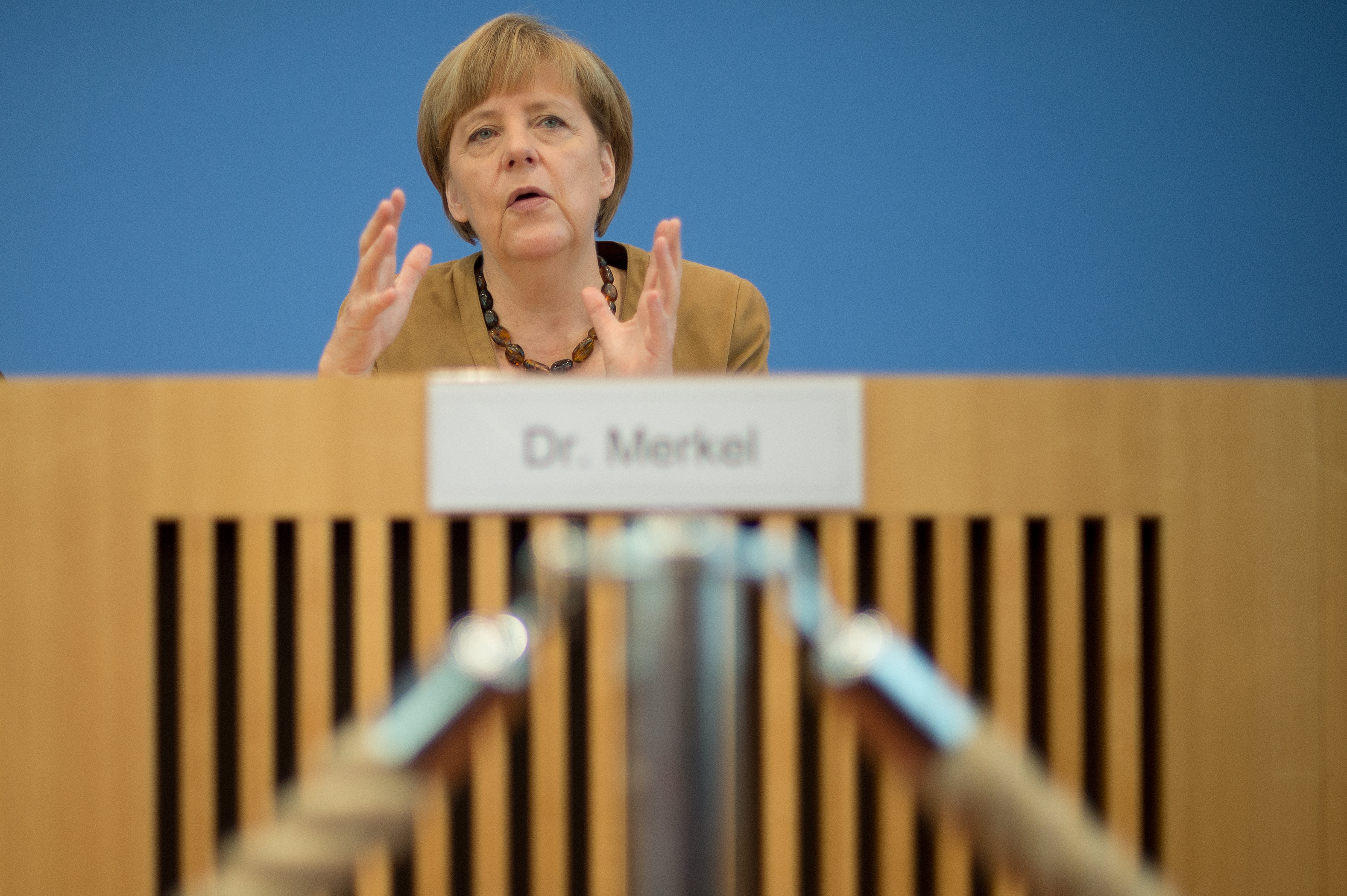 Merkel spricht Frankreich ihr Vertrauen aus