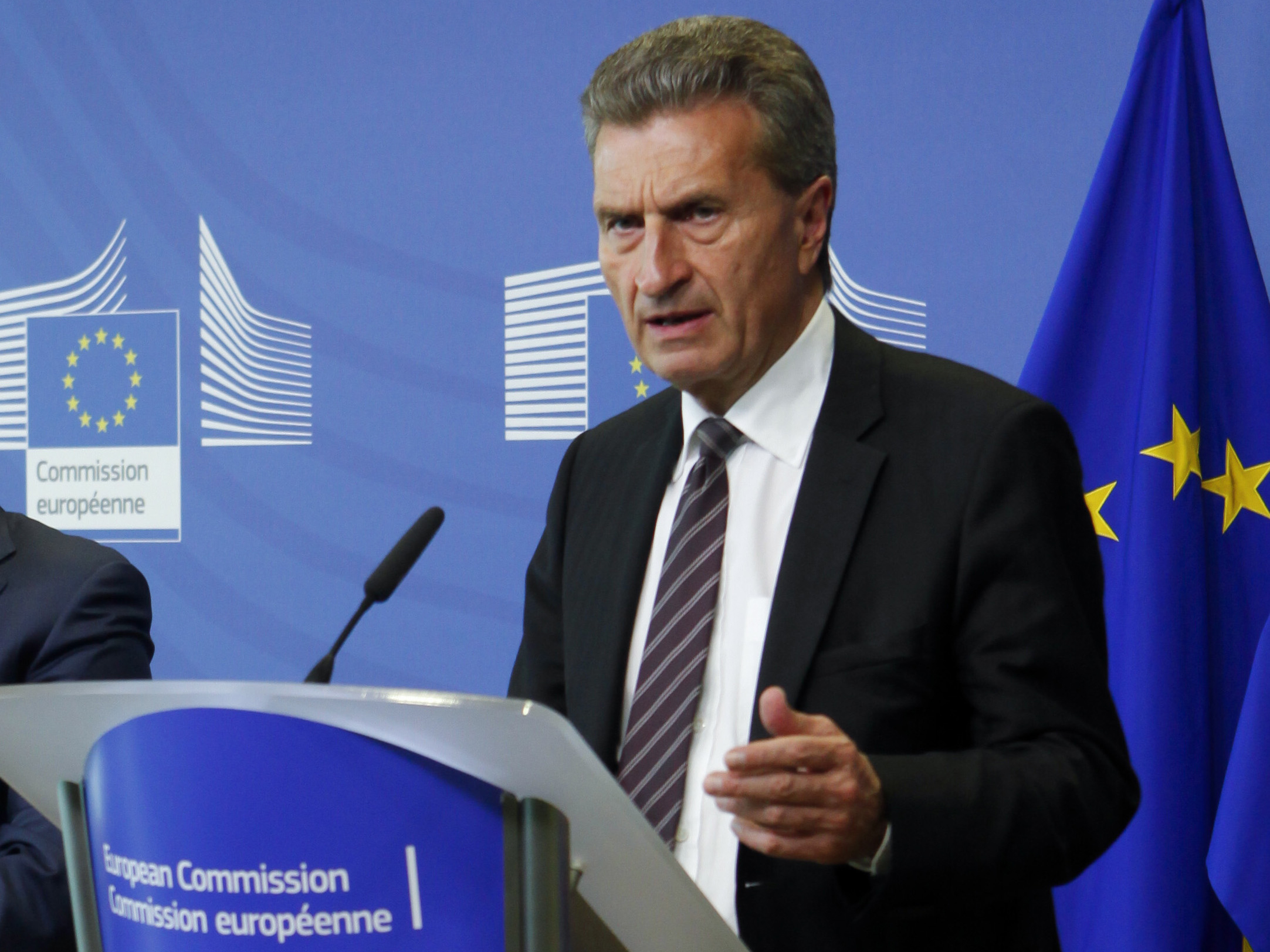 Neue EU-Kommission: Merkel will Oettinger als Handels-Kommissar
