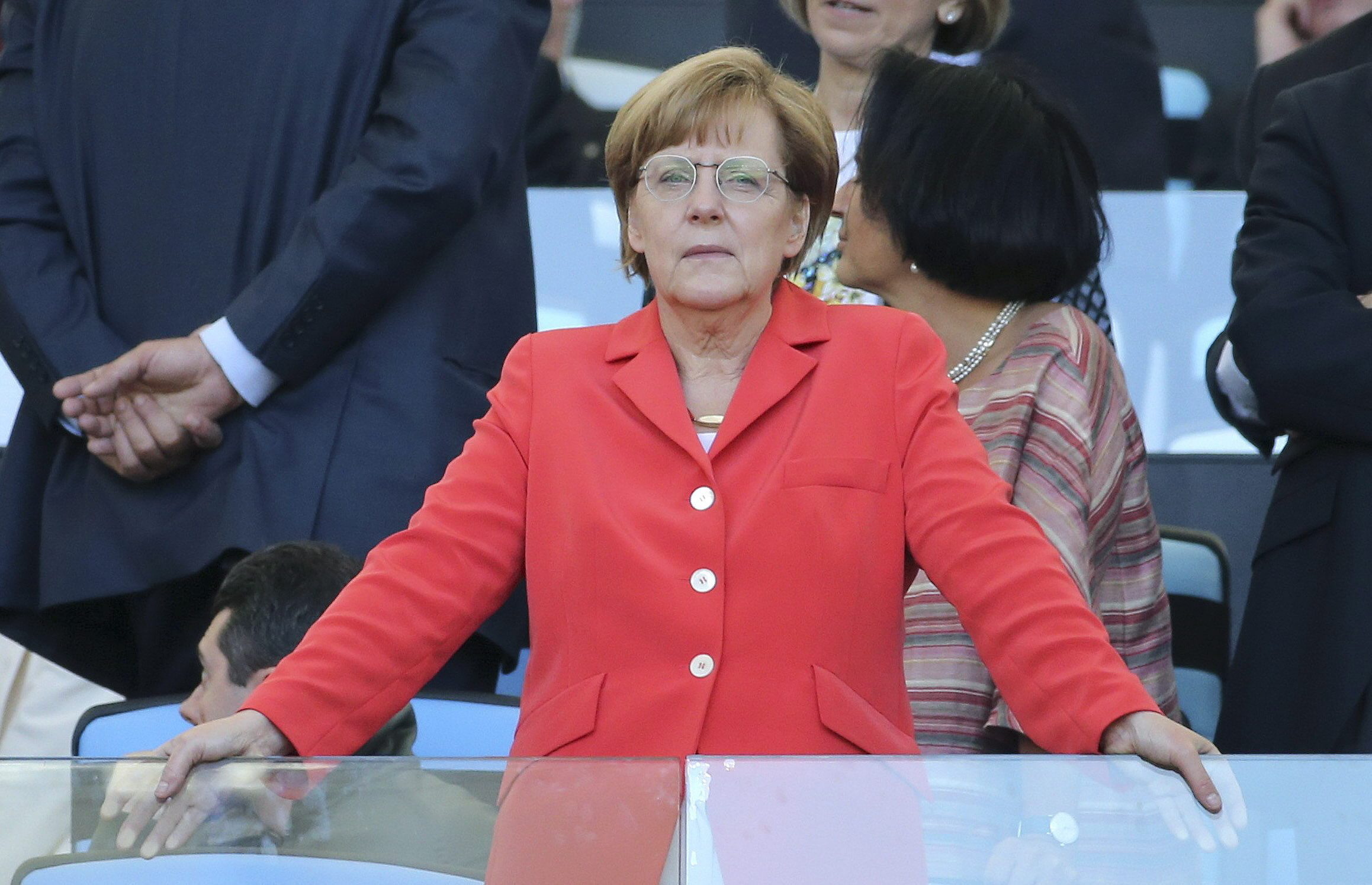 Merkel hält sich zu Zukunftsplänen bedeckt