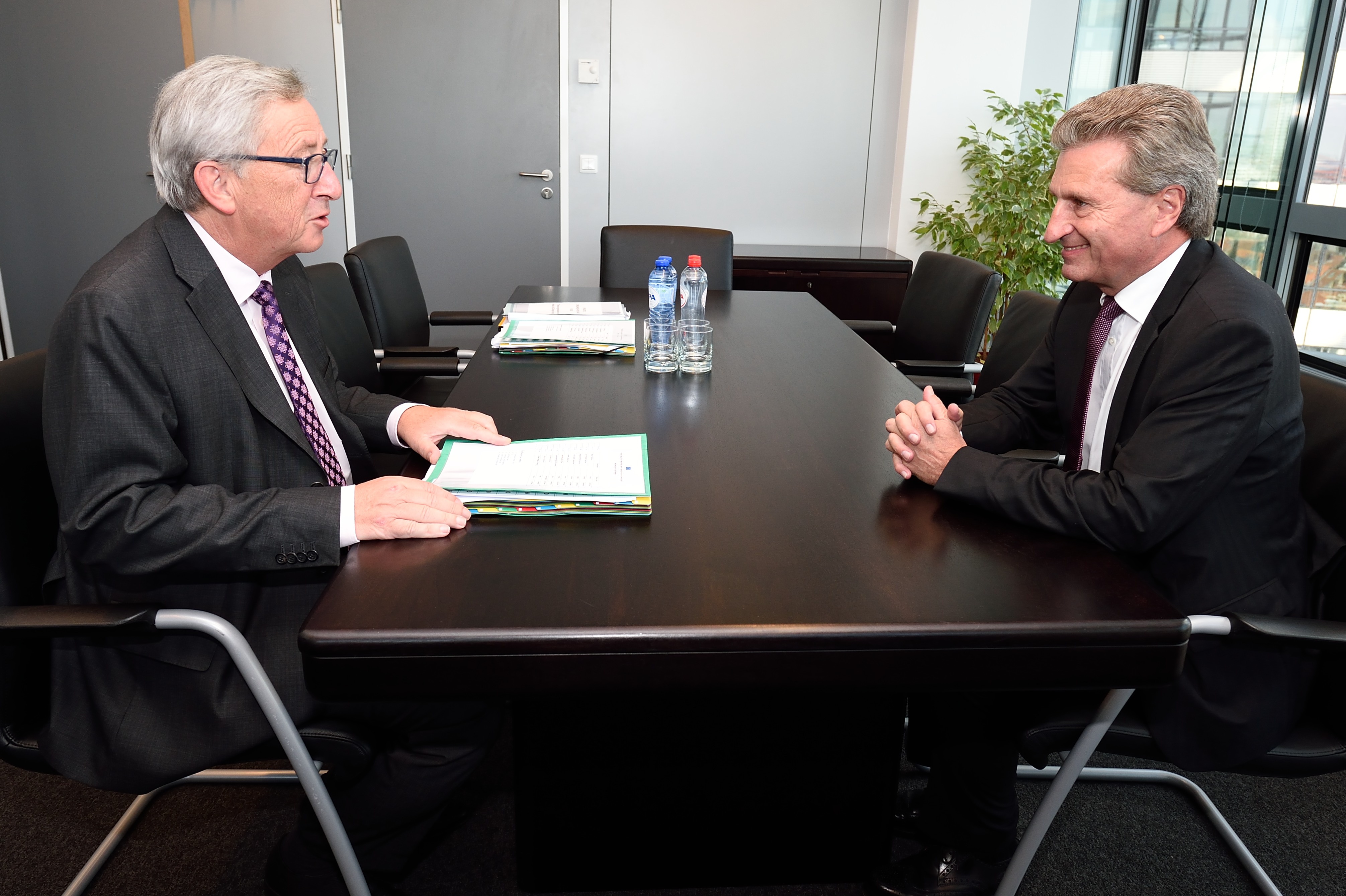 Digitalkommissar Oettinger: Der "richtige Mann" oder die "größte Fehlbesetzung"?