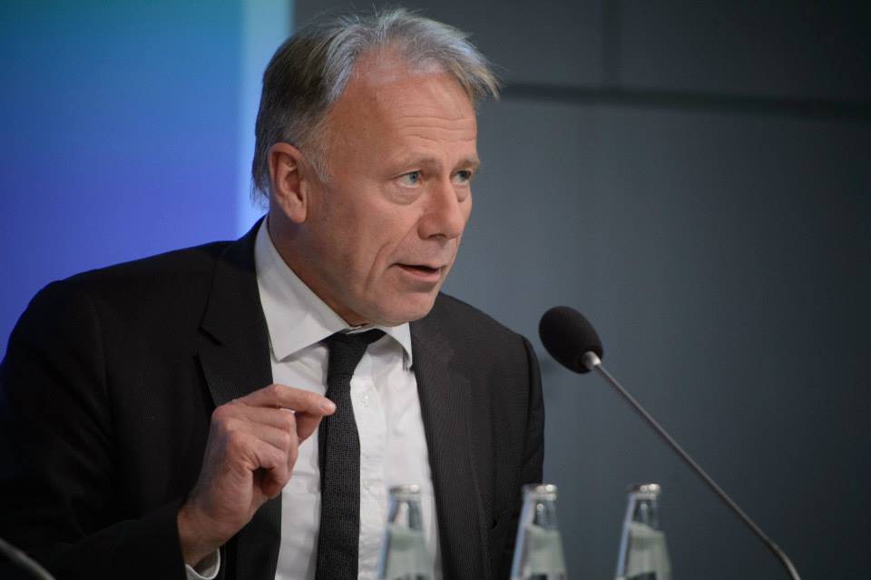 "Low Carbon Leakage": Töpfer und Trittin warnen vor Abwanderung der Erneuerbaren-Energien-Branche