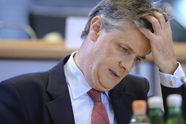 Designierter EU-Finanzkommissar Hill muss nachsitzen