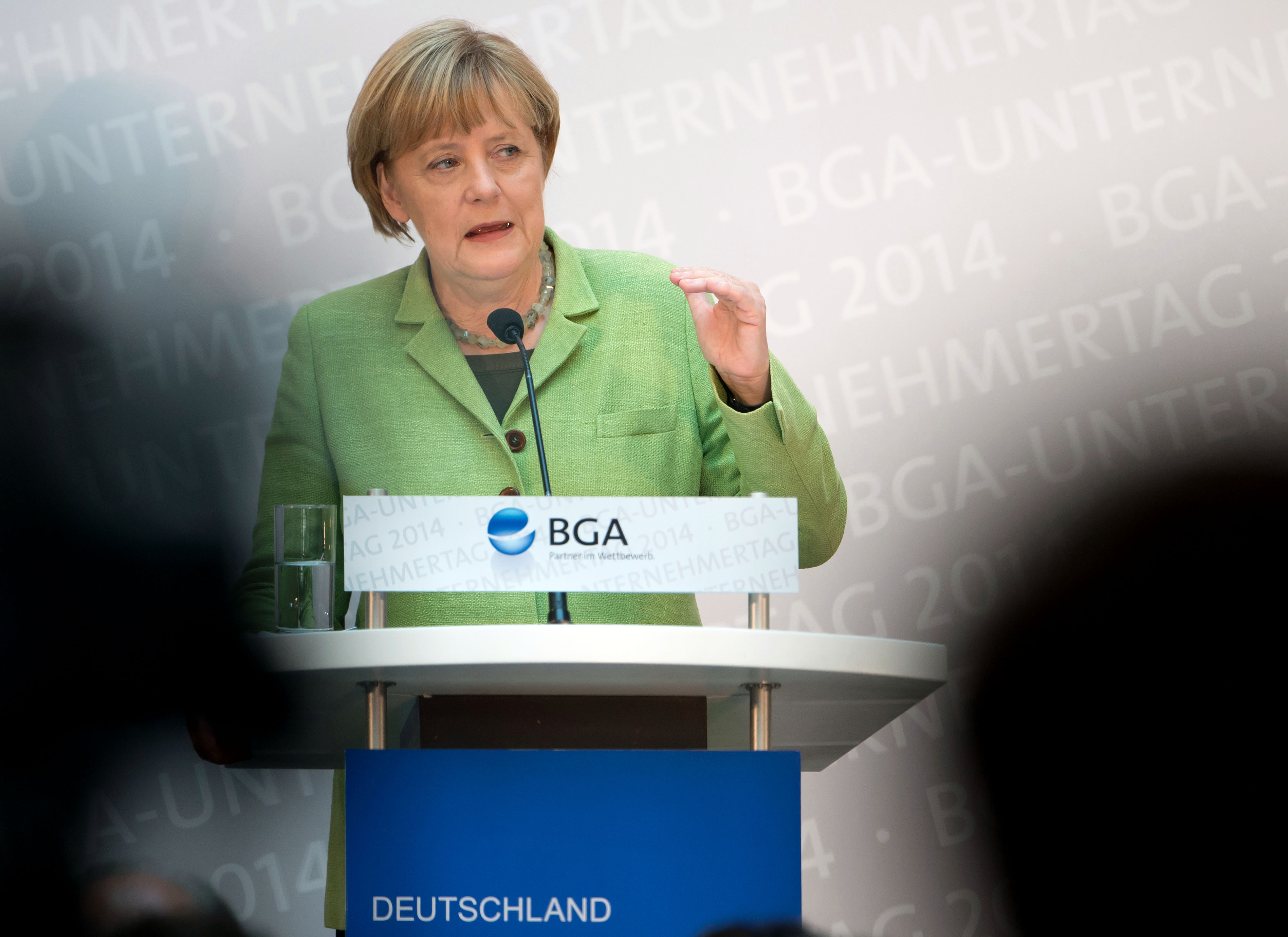 TTIP und CETA: Merkel verteidigt Handelsabkommen gegen Kritik