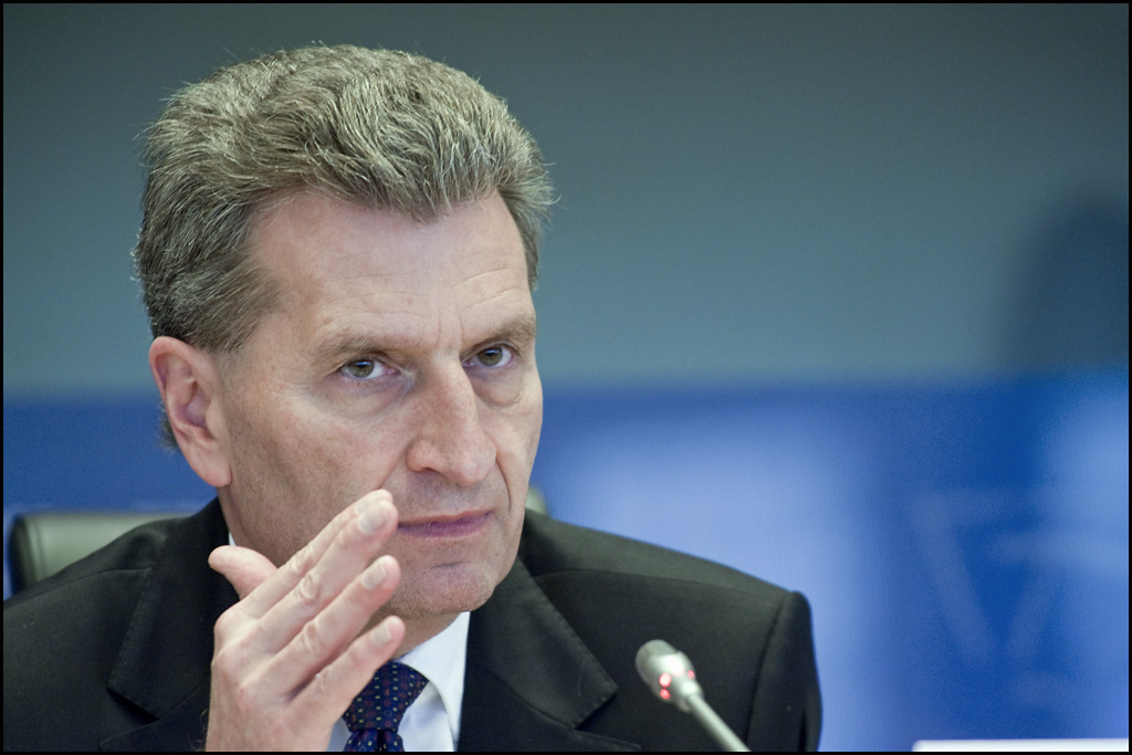 Haushaltsstreit: Oettinger kündigt Härte gegenüber Frankreich an