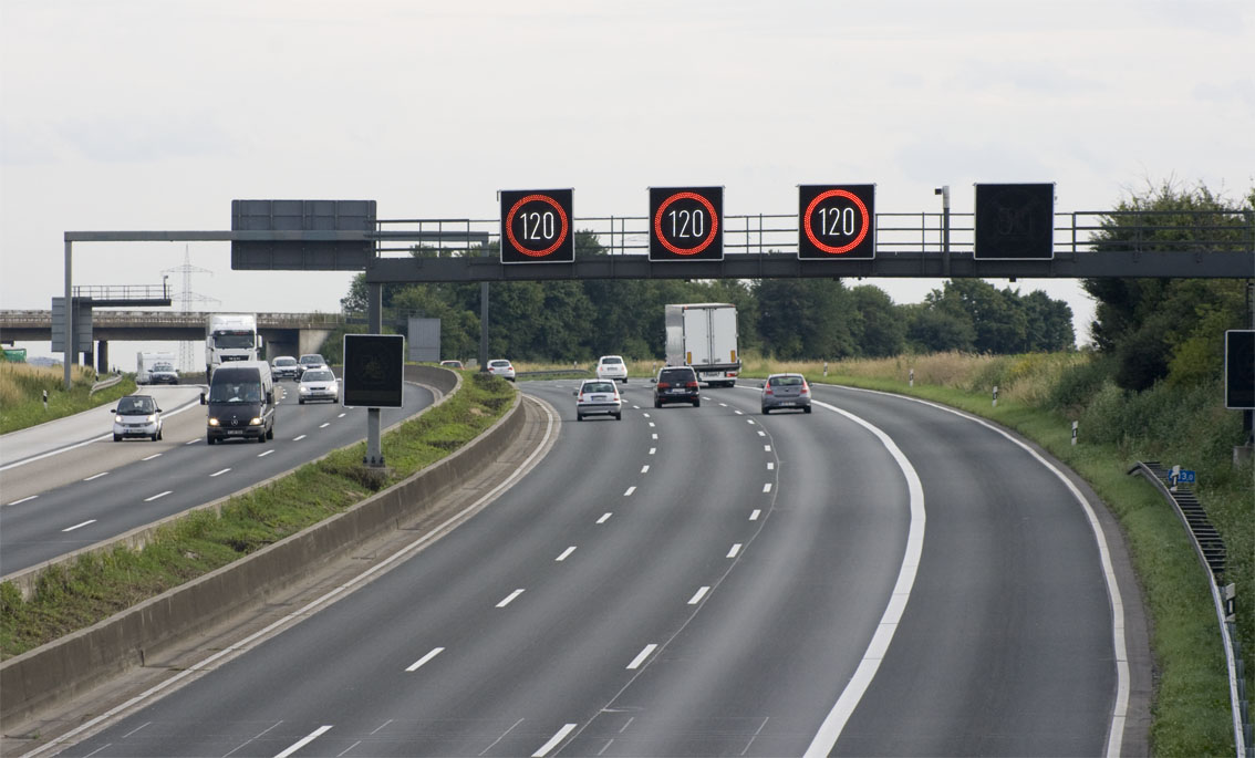 Bundesregierung weitet Lkw-Maut aus