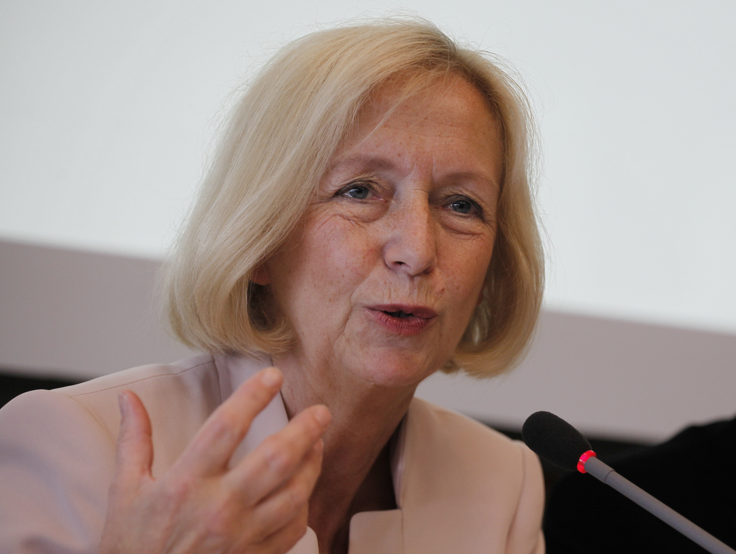 Wanka: "Die digitale Revolution ist unser zweiter Mauerfall"