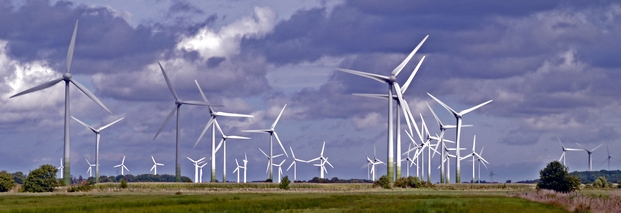 Weltweiter Ausbau von Windkraft- und Solaranlagen