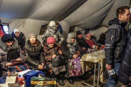 EU-Kommissar Stylianides besucht Ukraine: Humanitäre Hilfe mit fatalen Folgen