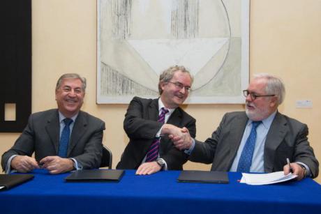 Klimakommissar Cañete: "Energieunion wird auf private Geldgeber bauen"
