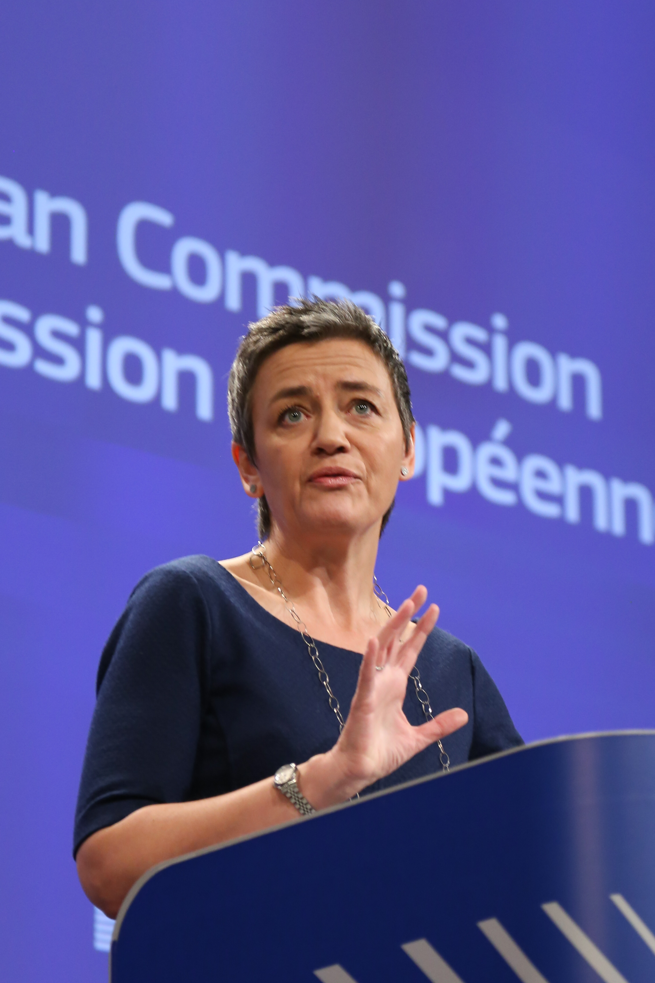 Vestager verteidigt Vorgehen gegen Google und Apple