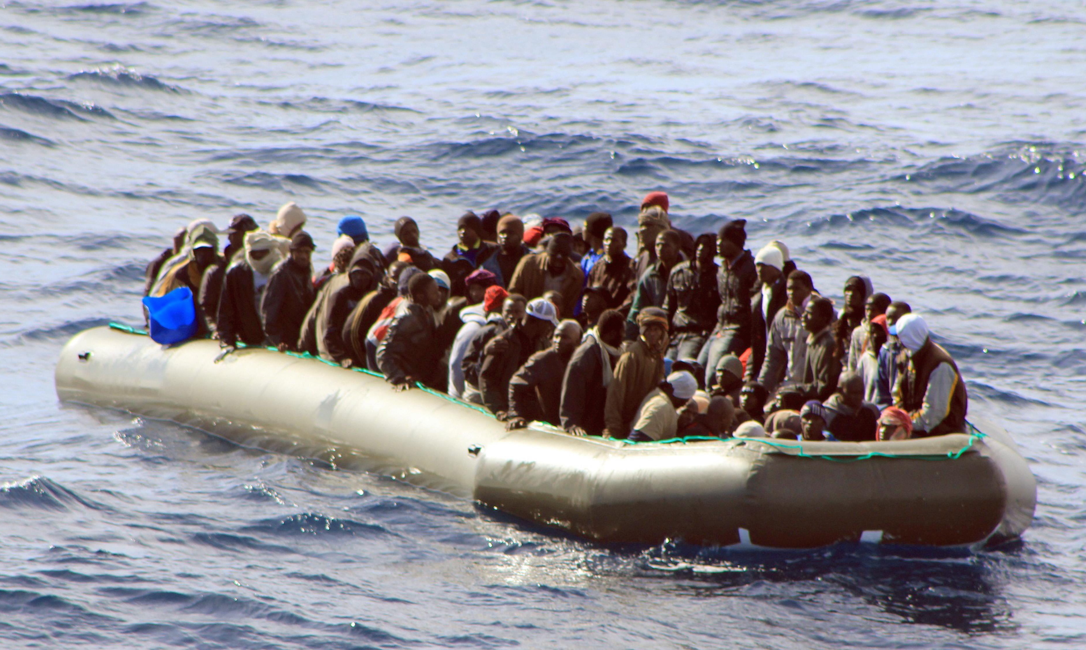 Dutzende Flüchtlinge sterben an Bord von italienischer Küstenwache