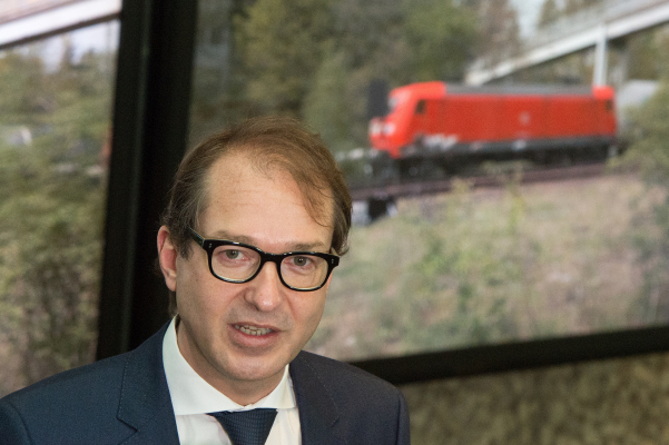 Dobrindt fordert EU-Milliarden für Transitwege