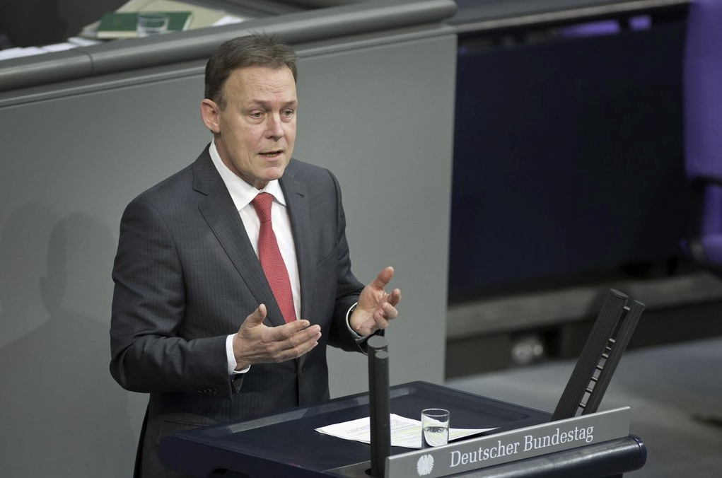 Debatte um Einwanderungsgesetz: Merkel tritt auf die Bremse