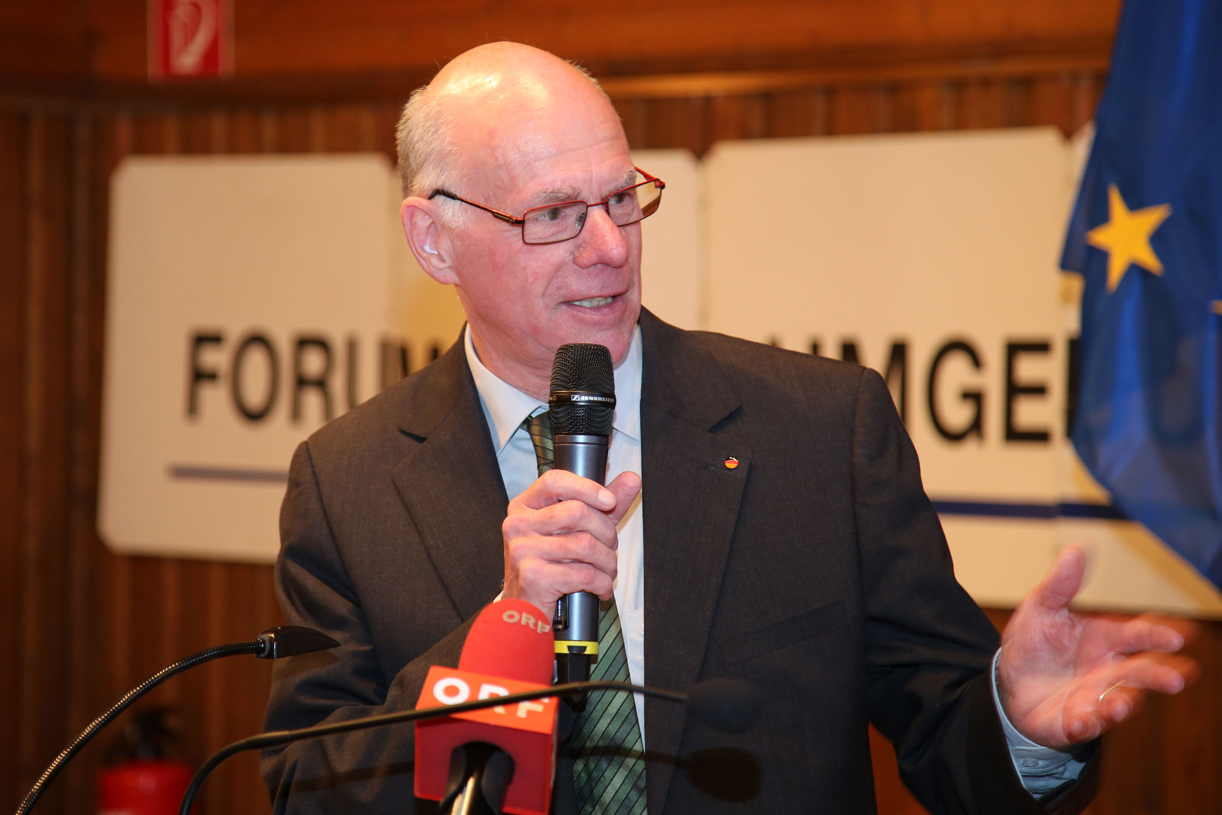 Bundestagspräsident Lammert: "EU-Modell lässt sich auf andere Regionen nicht übertragen"