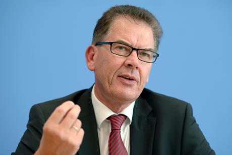  Entwicklungsminister Müller kündigt neue Afrika-Strategie an