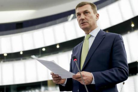 Digitalkommissar Ansip: EU will keine Internet-Verschlüsselung knacken