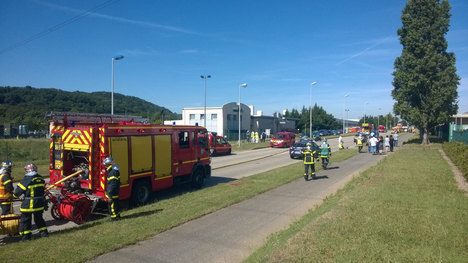 Terroranschlag in Frankreich: Ein Toter bei Angriff auf Fabrik