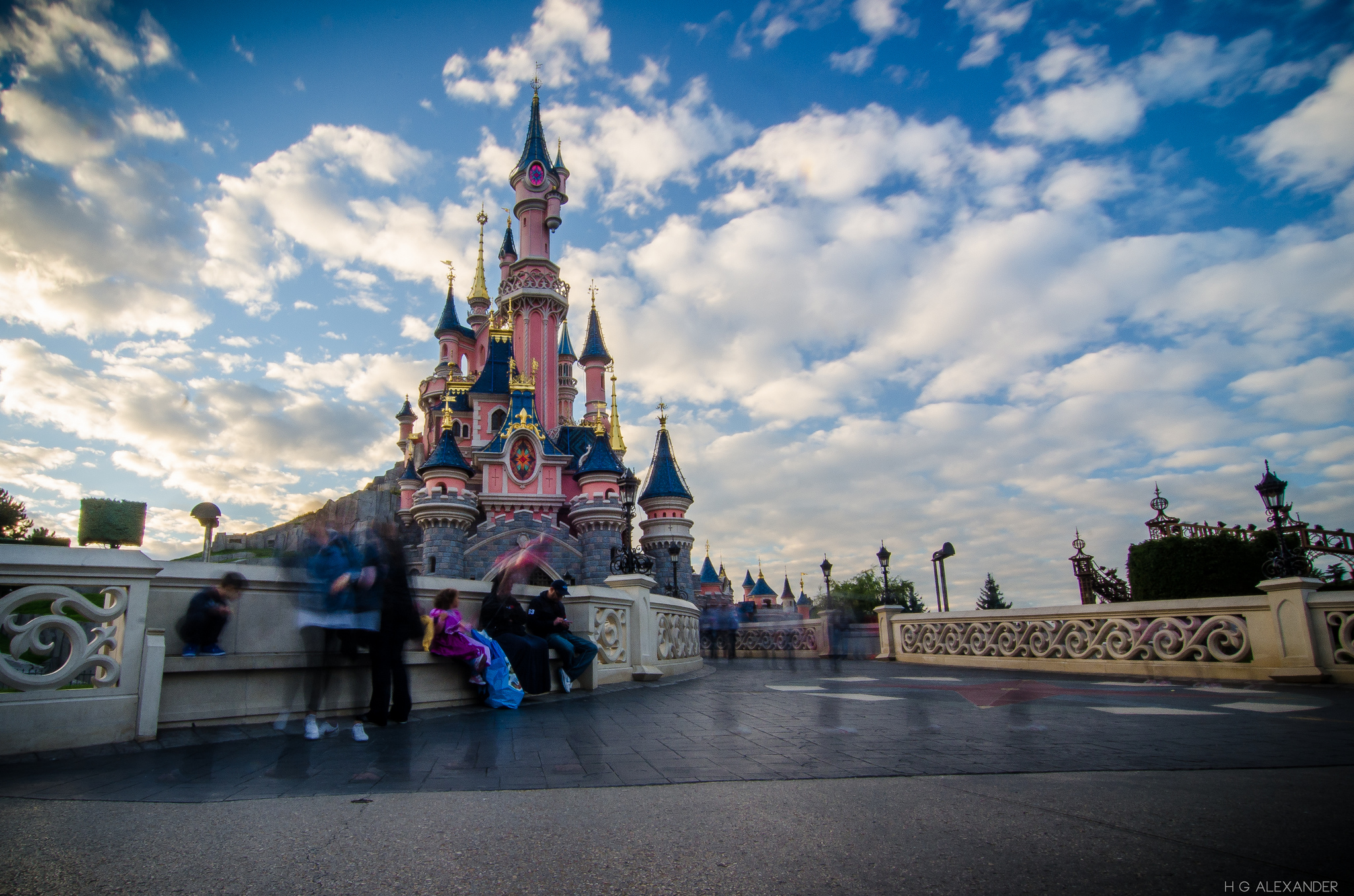 Diskriminierung: EU-Kommission wirft Disneyland Paris Preisunterschiede vor