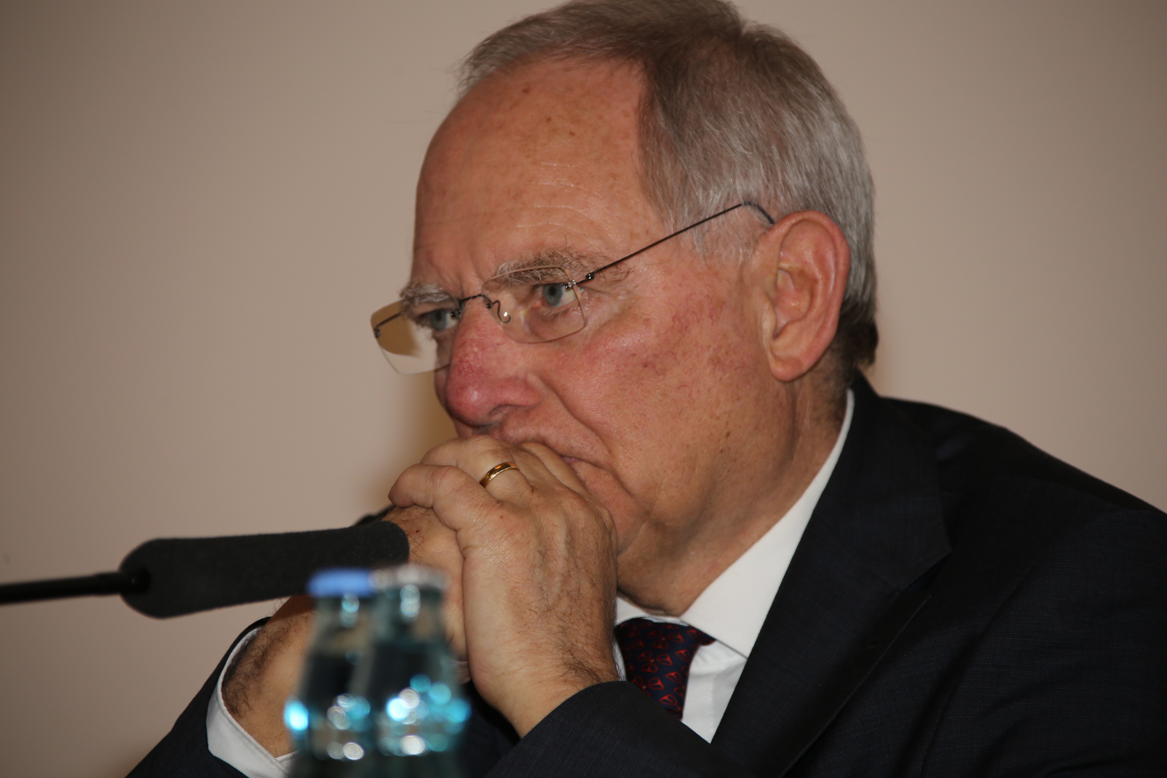 Nach Schäuble-Vorstoß zu EU-Kommission: Union streitet über Haltung