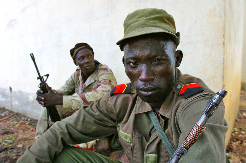EU-Kommission will "in Ausnahmefällen" auch Militär in Afrika ausrüsten