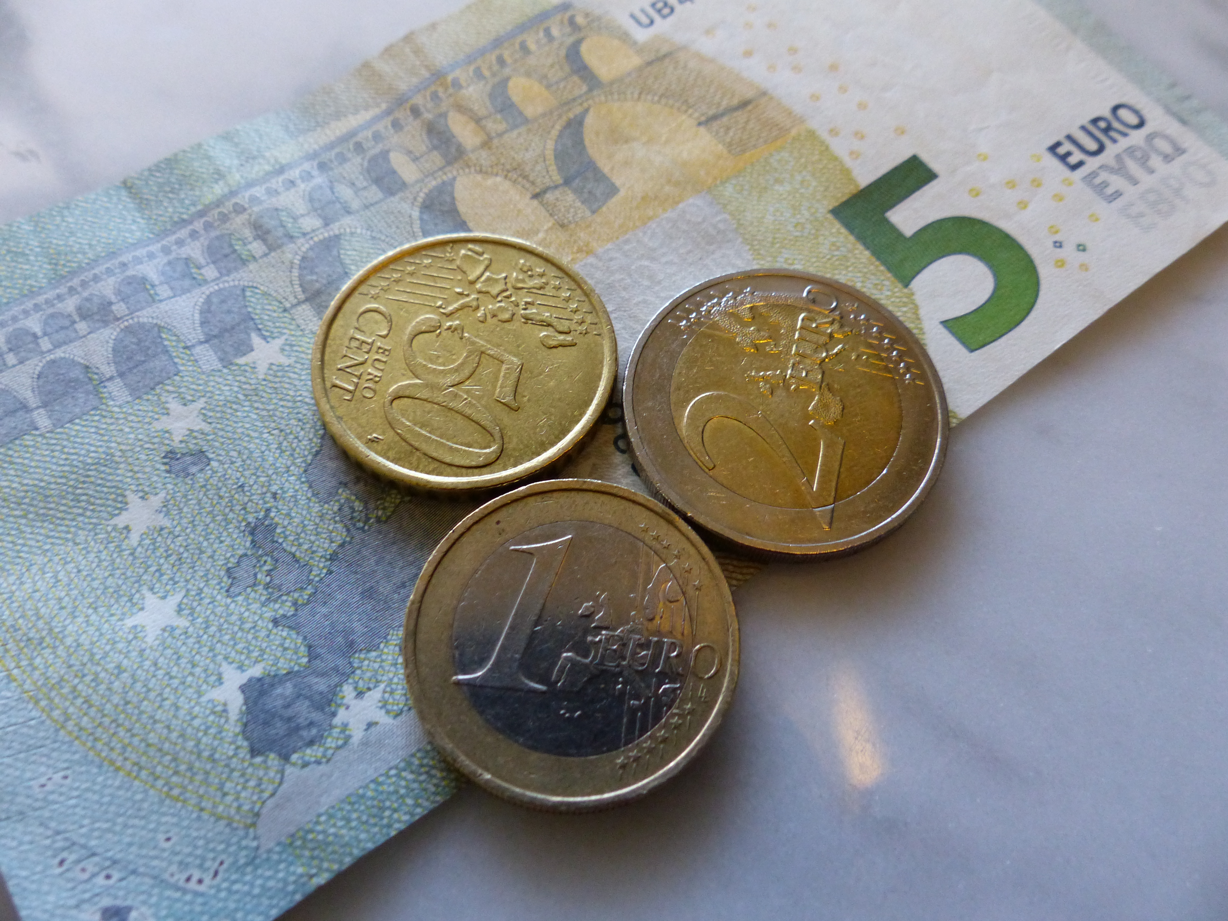 Bundesbank: Mindestlohn hebt Gehaltsniveau spürbar