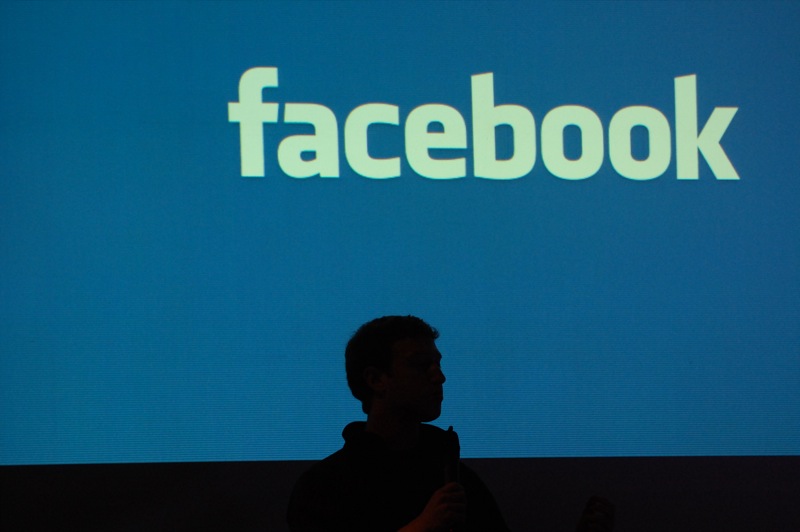 Facebook: Zuckerberg verspricht Hasskommentare schneller zu löschen