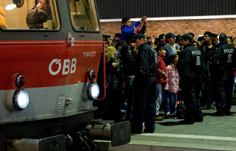 Koalition geht Flüchtlingskrise mit sechs Milliarden Euro an