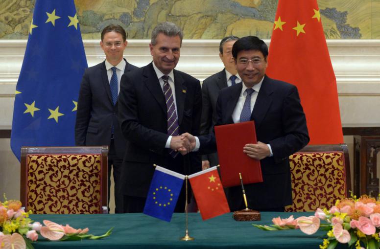 Mobilfunktechnik: Oettinger unterzeichnet 5G-Partnerschaft mit China