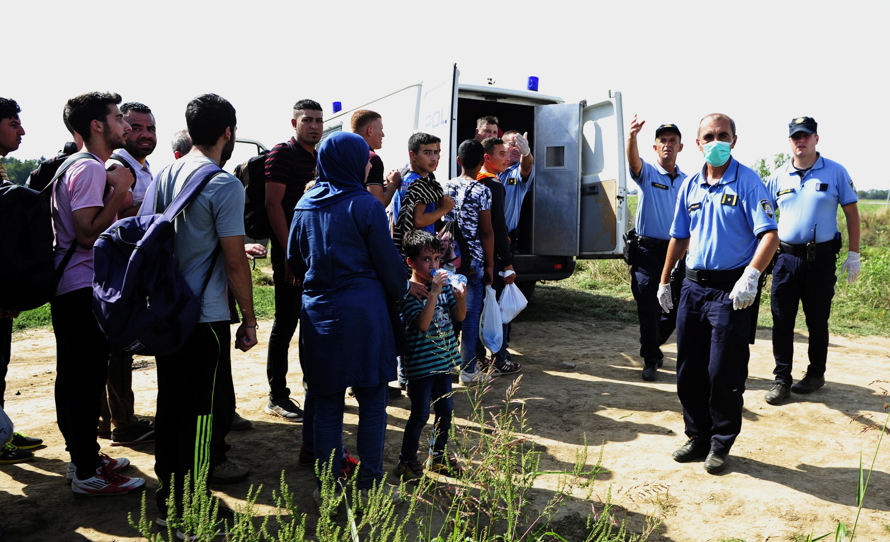 Tausende Flüchtlinge landen in Kroatien