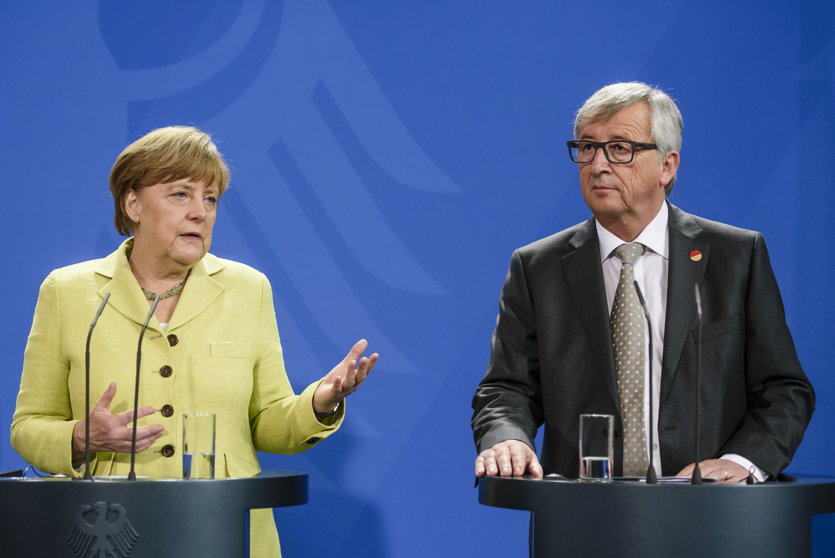 Merkel beharrt auf verbindlicher Verteilung von Flüchtlingen in EU
