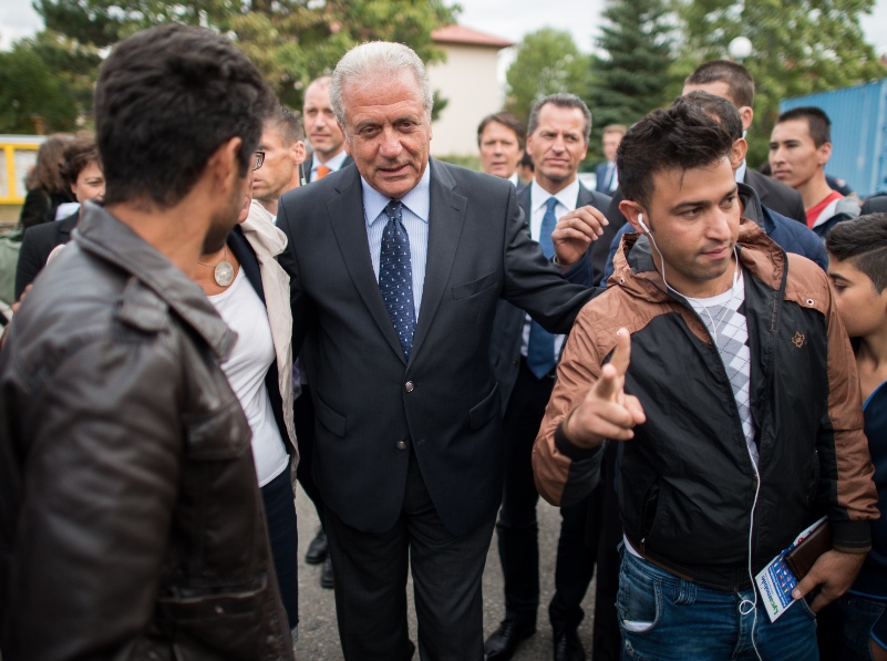 EU-Kommissar rechnet nicht mit rascher Lösung der Flüchtlingskrise