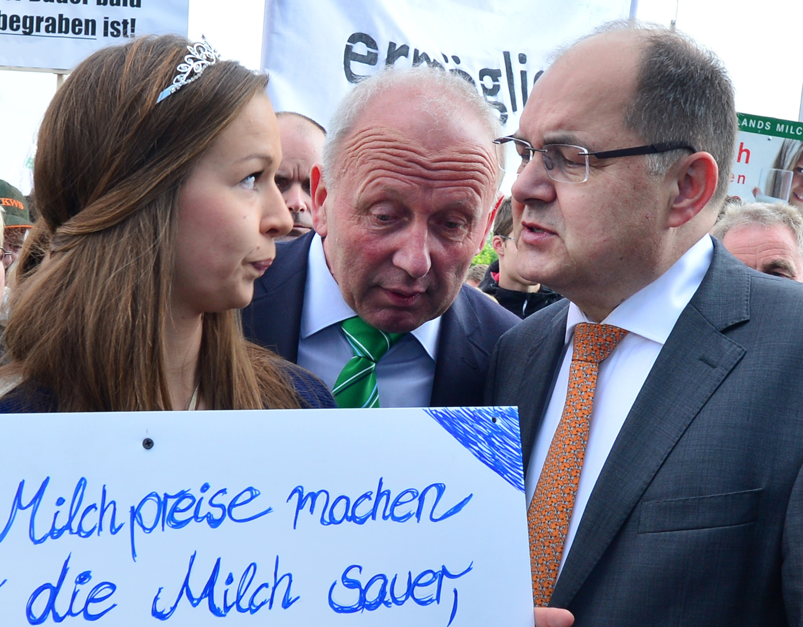 Schmidt sieht Einzelhandel wegen Milch- und Fleischpreisen in der Pflicht