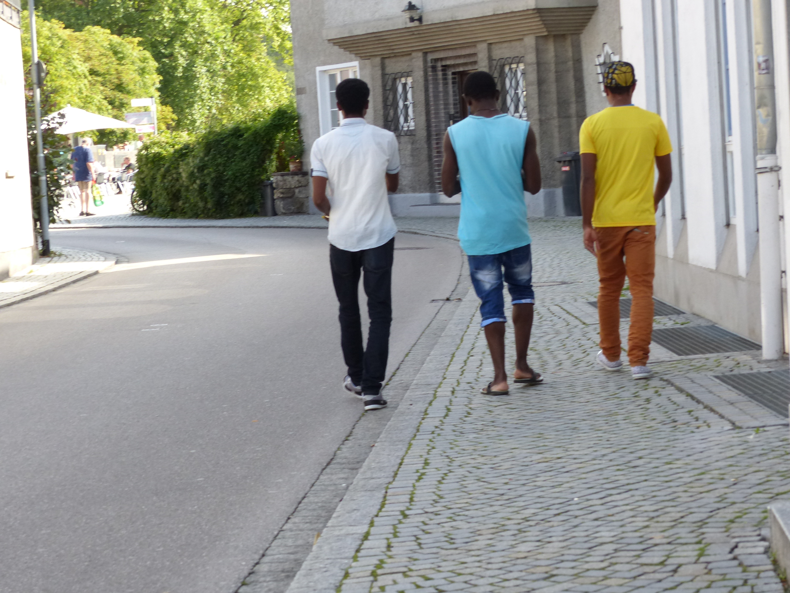 Deutschland will Asylbewerber mit Transportmaschinen abschieben