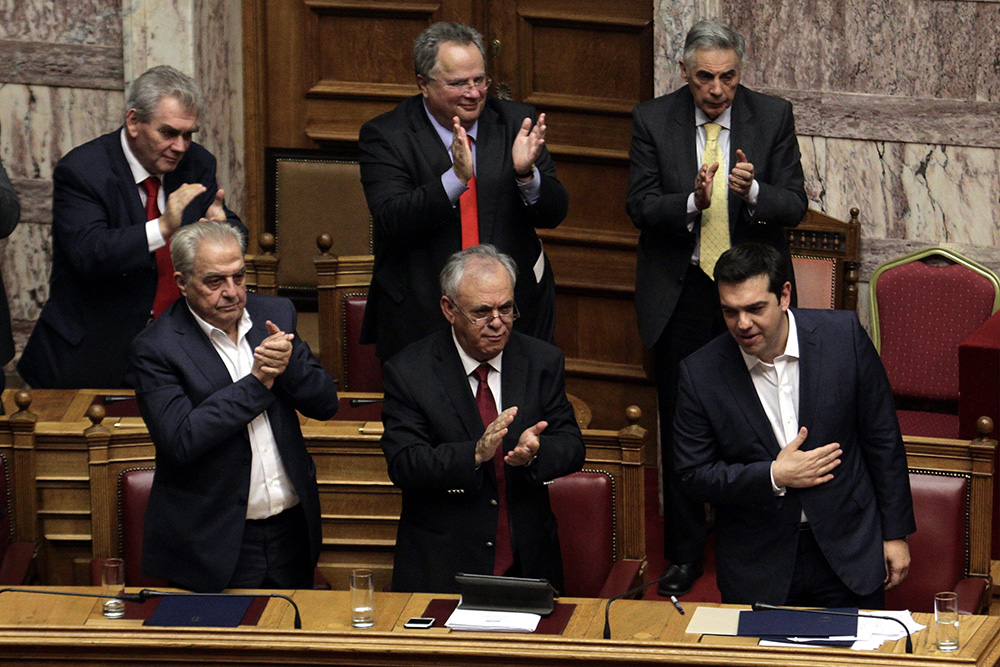 Vertrauensvotum: Tsipras erhält Rückhalt für "schwere Entscheidungen"