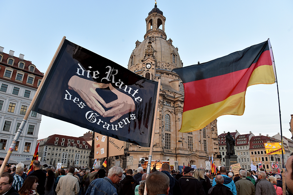 Protest gegen Flüchtlinge: Pegida meldet sich zurück
