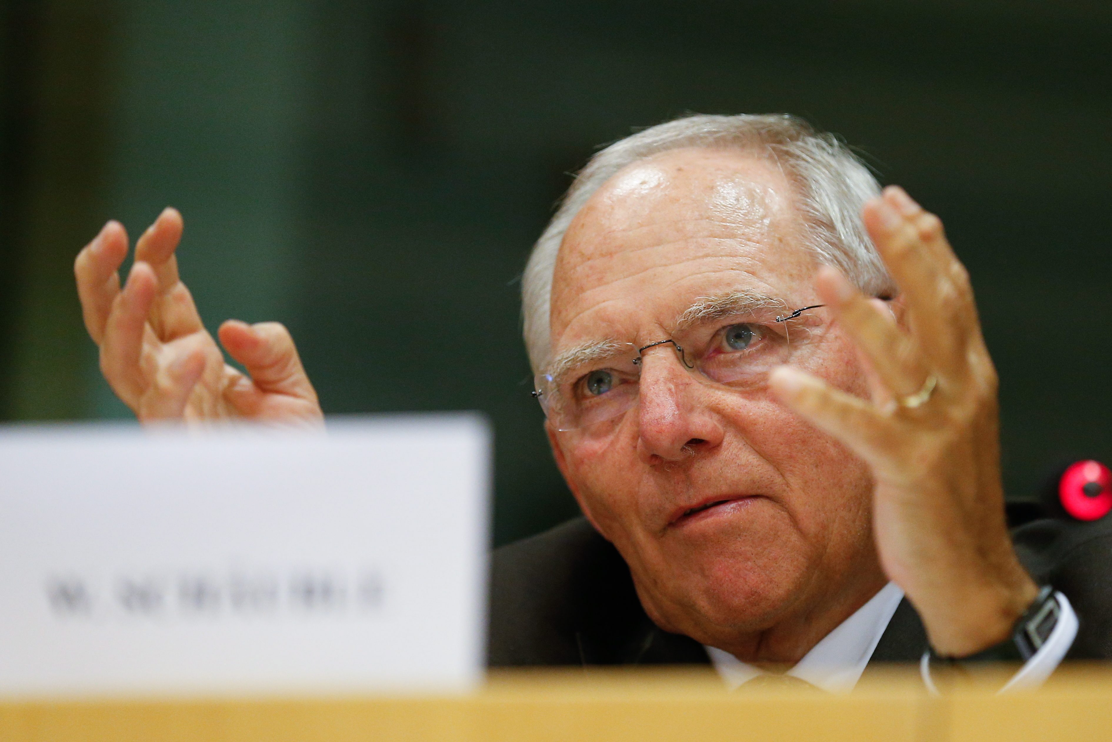 Schäuble fordert Begrenzung von Flüchtlingsstrom nach Europa