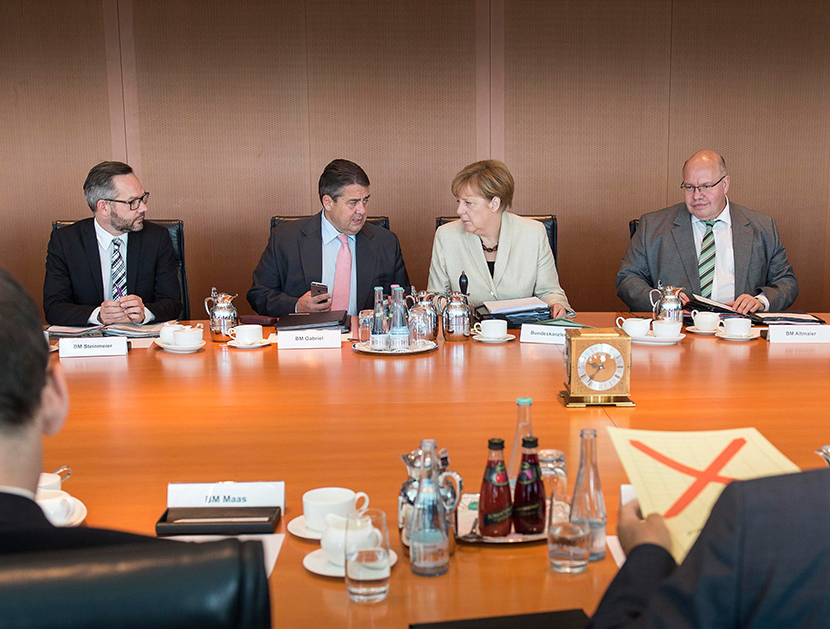Wie Angela Merkel Deutschland durch die Flüchtlingskrise manövriert