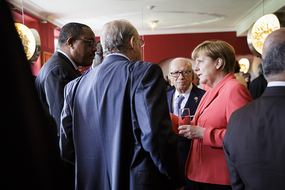 Flüchtlingskrise: Merkel will Entwicklungshilfe für Afrika aufstocken