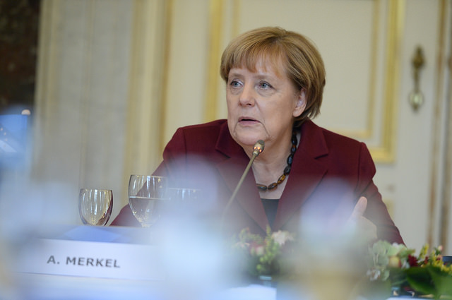 Merkel: UN-Klimagipfel in Paris muss verbindliche Überprüfung bringen