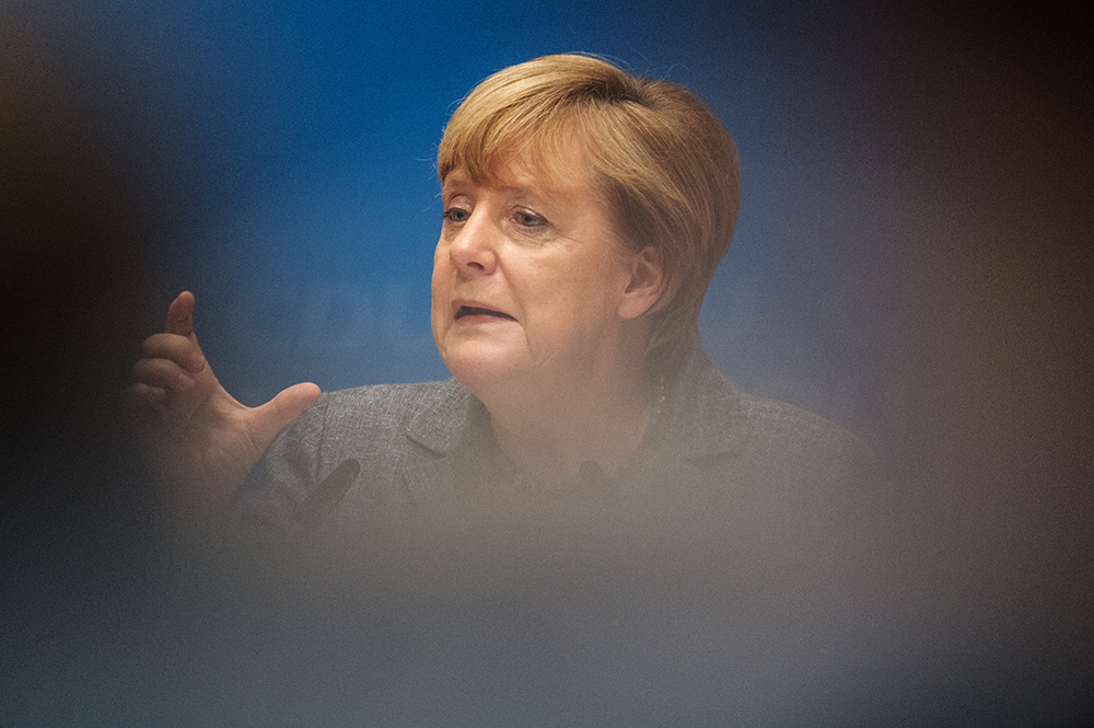 Flüchtlingspolitik: Angela Merkel in der Zwickmühle