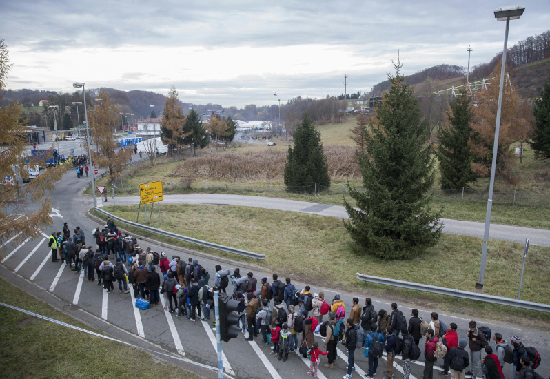 Tausende illegal eingereiste Migranten trotz Grenzkontrollen
