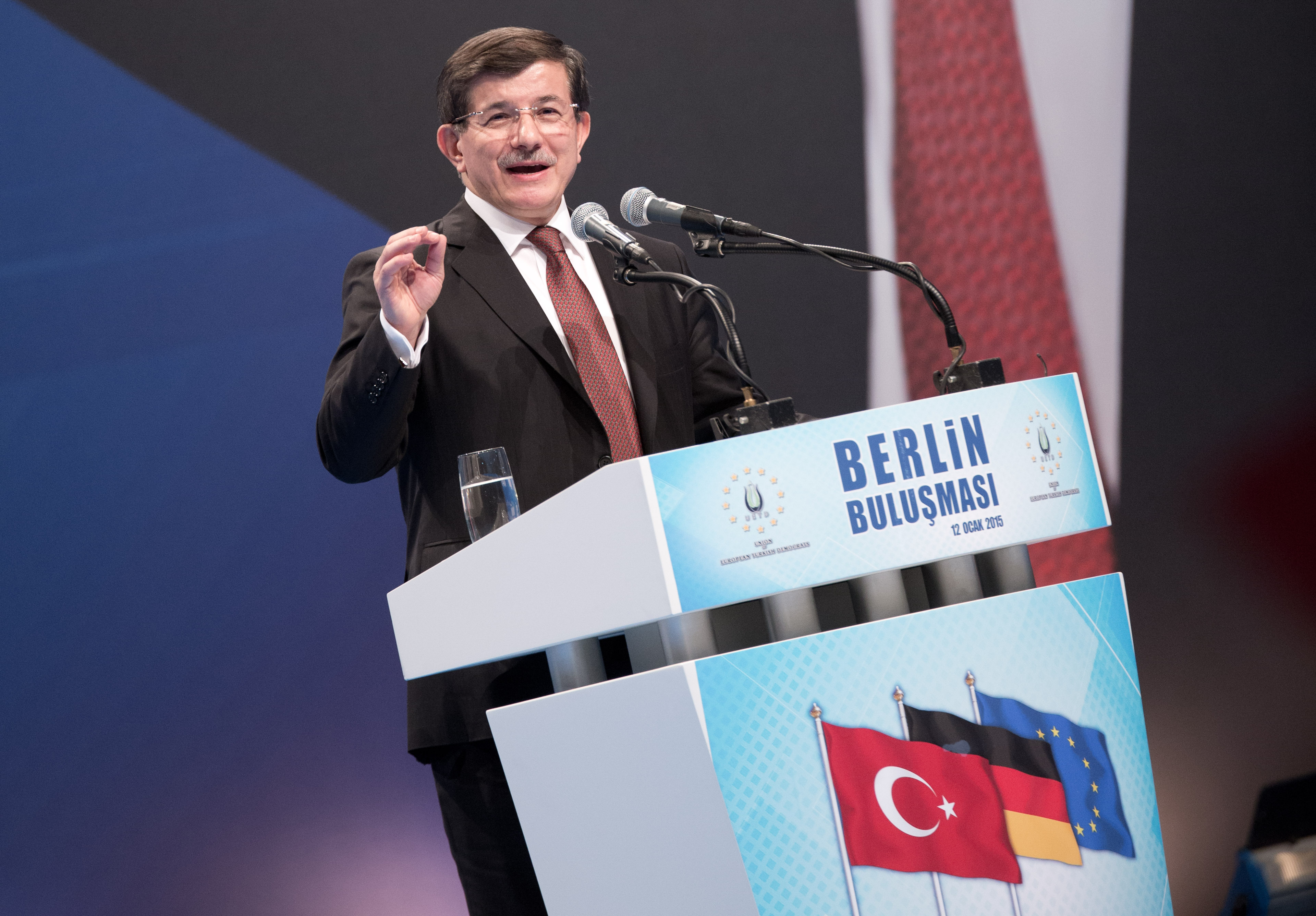 Nach Türkei-Wahl: Regierungschef Davutoglu will Verfassungsreform