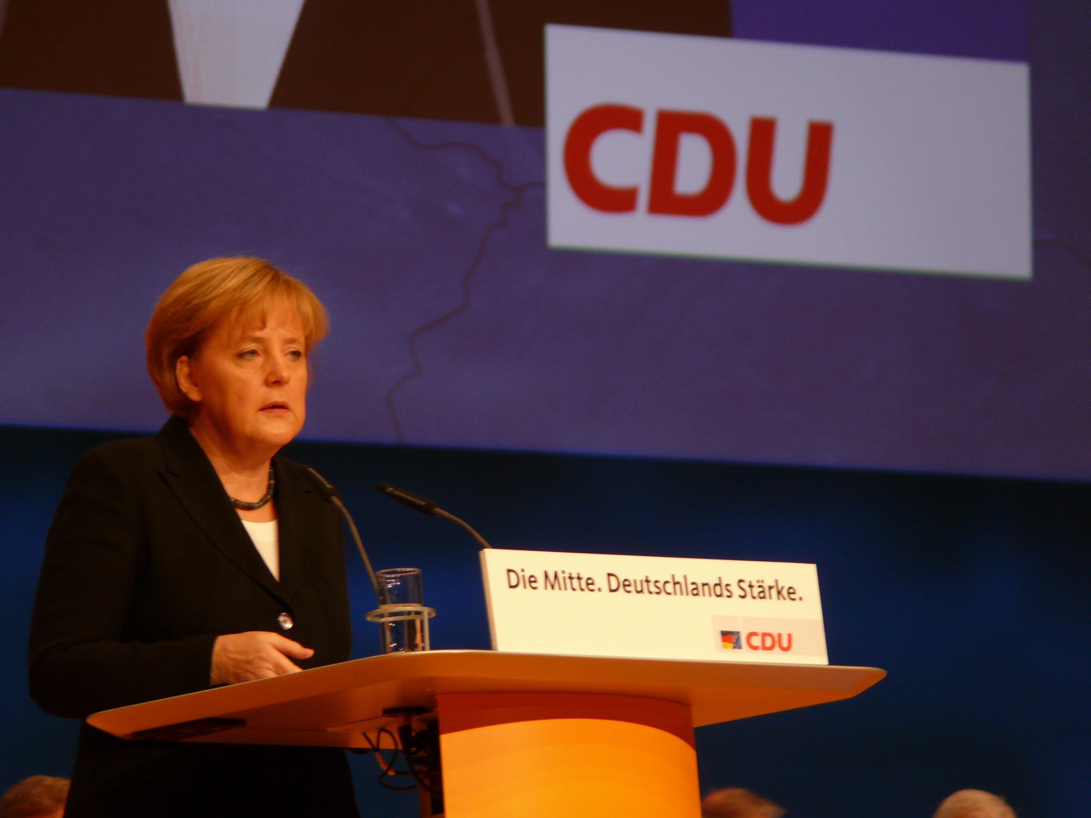 Nach Köln: CDU und SPD fordern Abschiebung straffälliger Asylanten